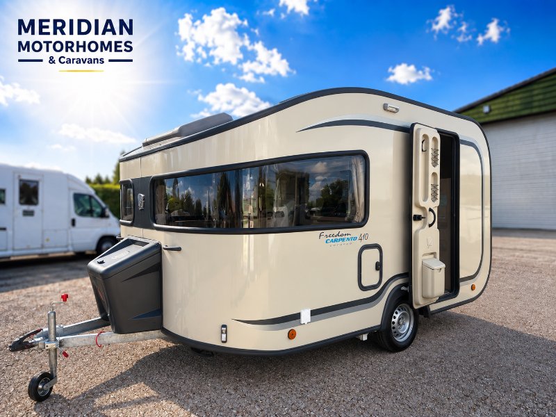 2022 Freedom Carpento 410 2015 5 berth motor mover